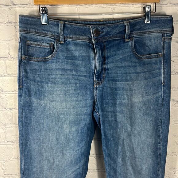 American Eagle Womens Medium wash Kick boot Jeans size 14 Stretch X - Picture 2 of 13
